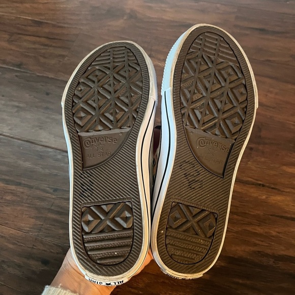 Converse Ivory White Iridescent Glitter Low Top Sneakers-Size 3 - Picture 6 of 9